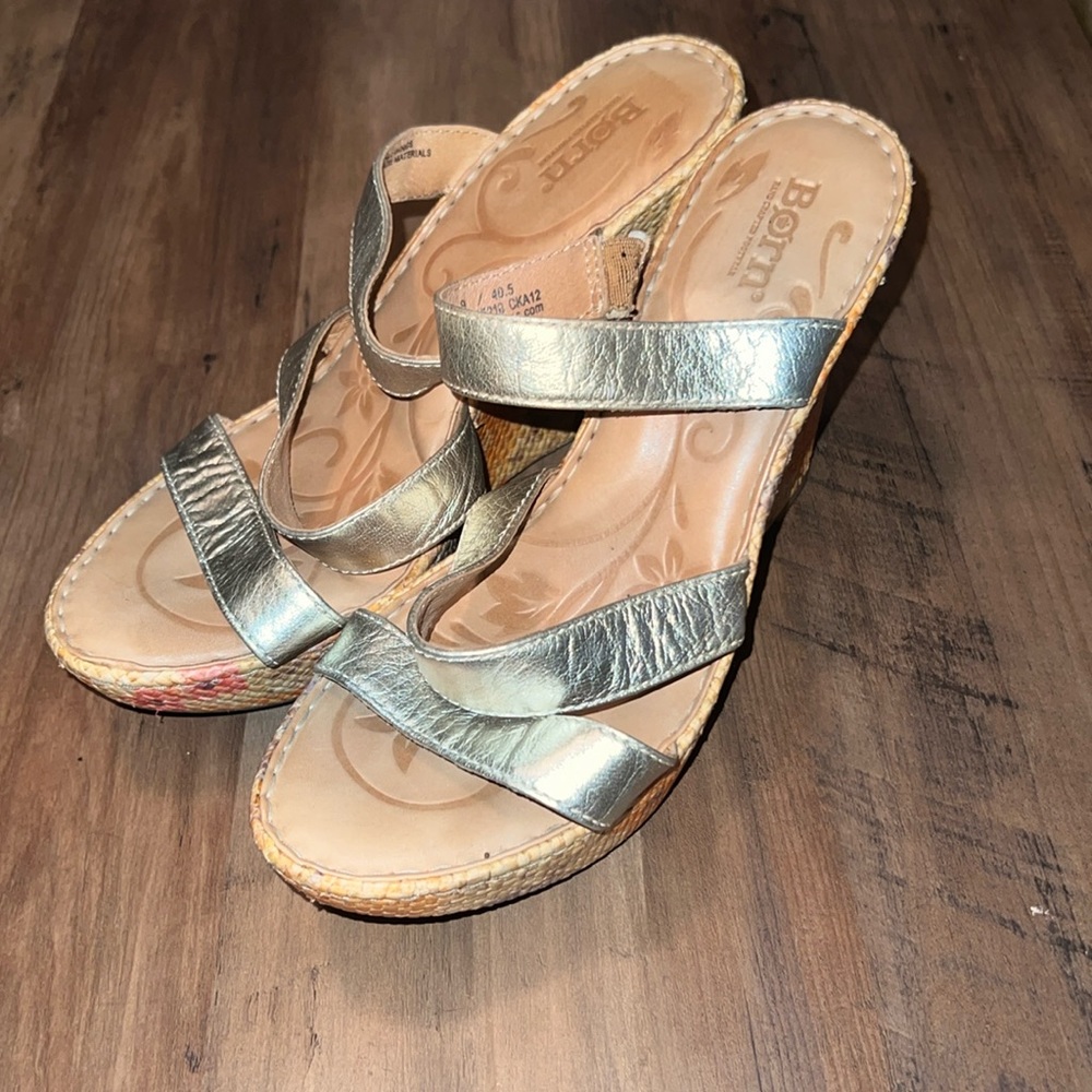 Born silver leather print wedge sandals size 9